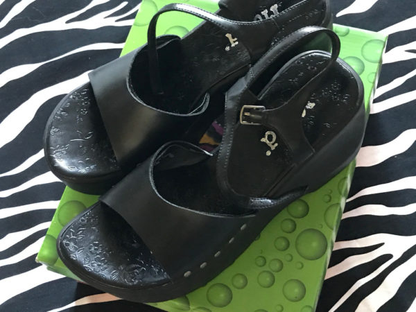 Mudd Chunky Black Platform Sandals