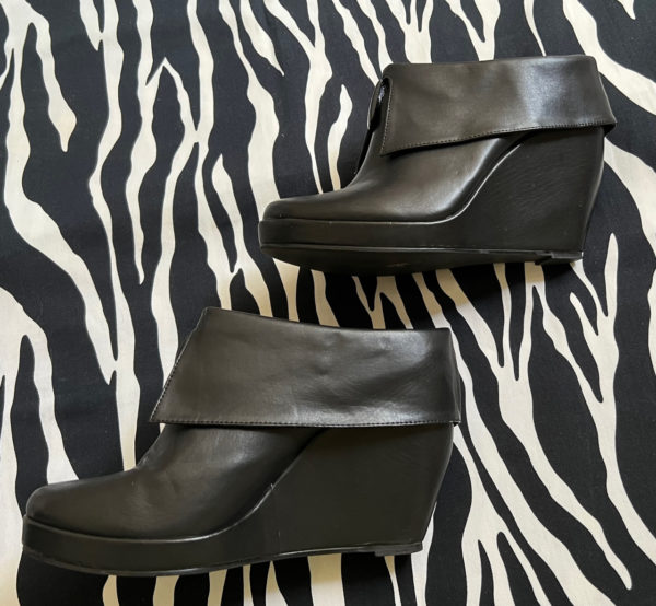 Black Deena & Ozzie Mules Wedges